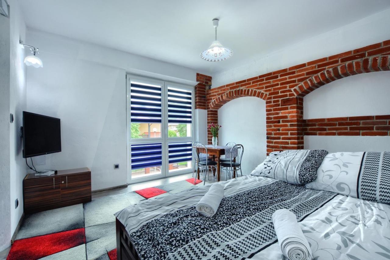 Ceglany Apartament ウストシキ・ドルネ エクステリア 写真