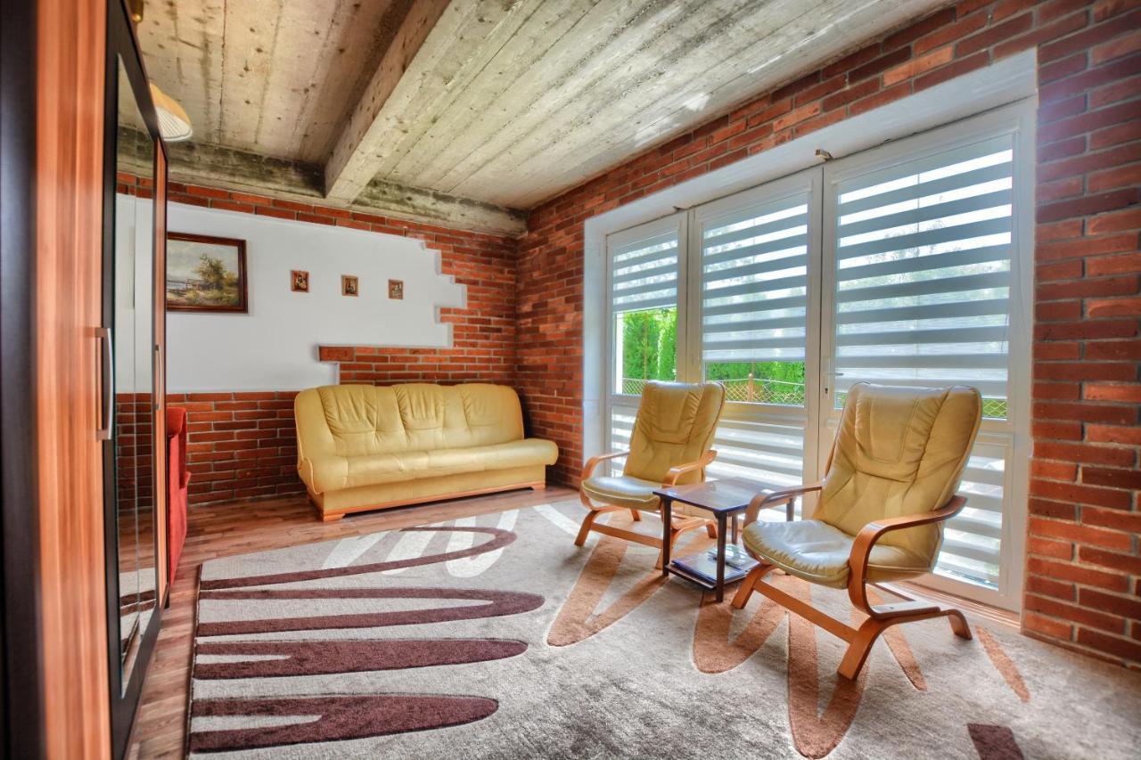 Ceglany Apartament ウストシキ・ドルネ エクステリア 写真