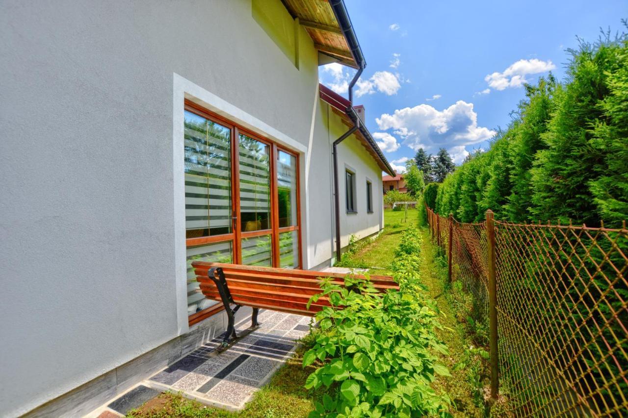 Ceglany Apartament ウストシキ・ドルネ エクステリア 写真